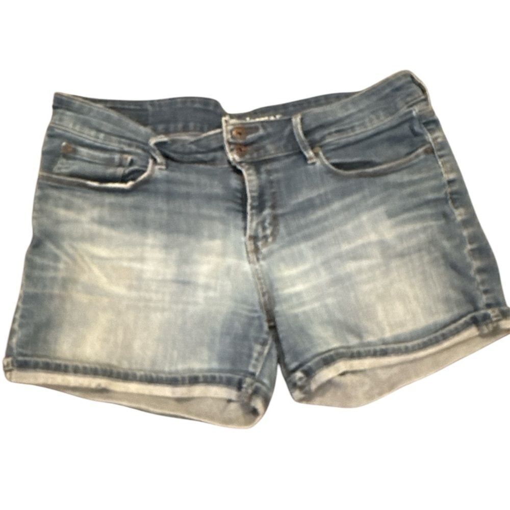 Denizen Levi’s Shorts Size 10 light Wash